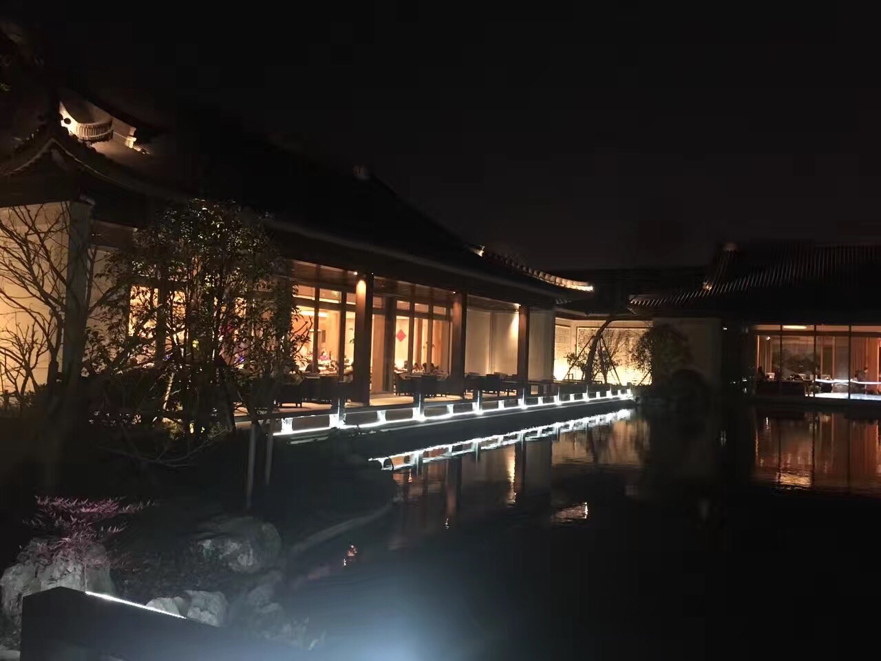 西湖大酒店吃饭在几楼_西湖楼人均消费