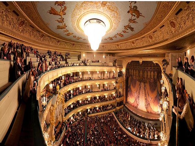 亲临世界十大音乐学府之一的圣彼得堡国立音乐学院和欧洲第二大剧院