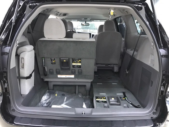 有谁知道夏威夷租丰田塞纳这个车型,座位是8人