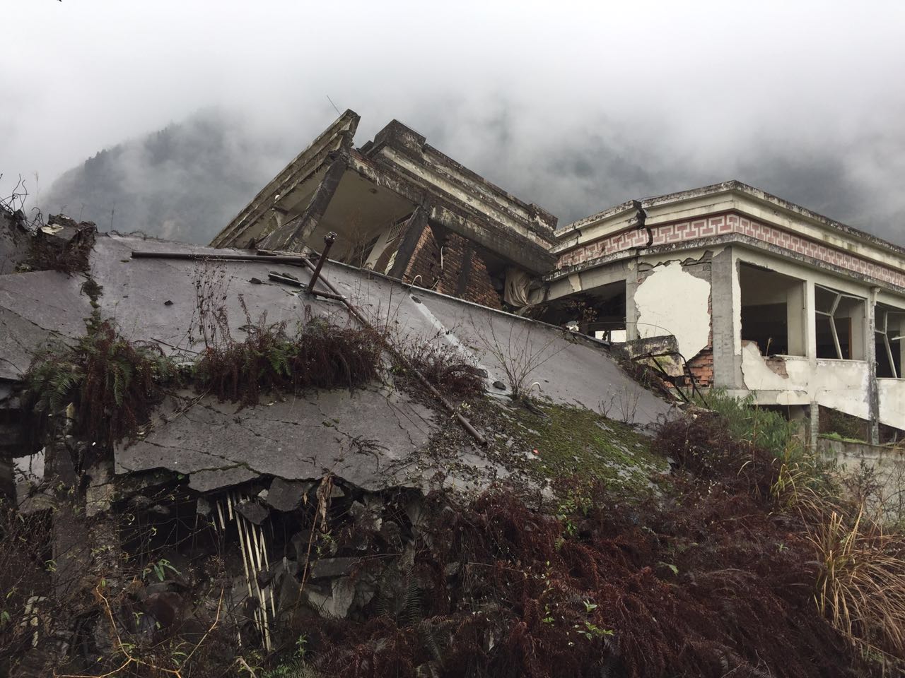映秀地震遗址        