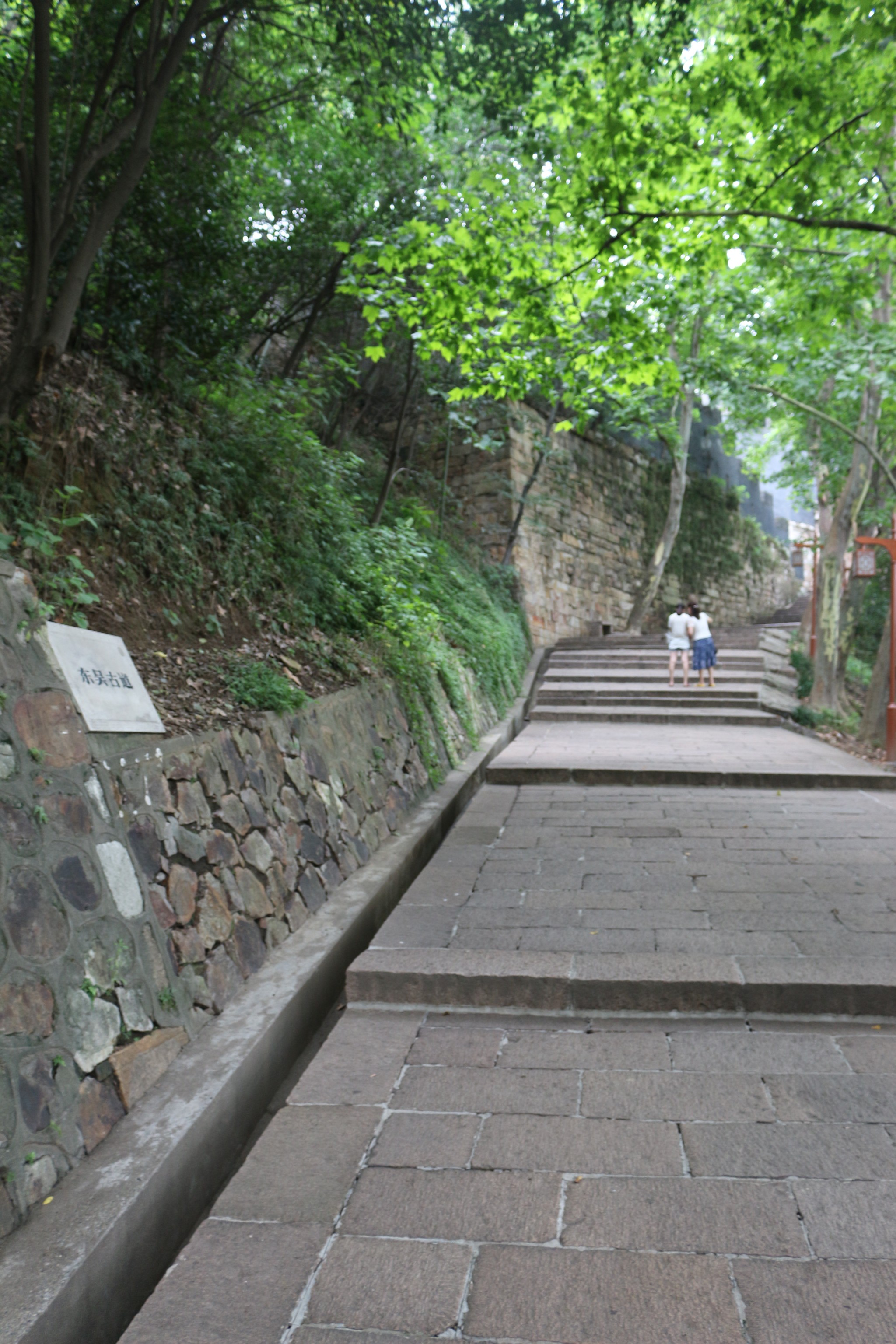 镇江人口就出_镇江金山寺