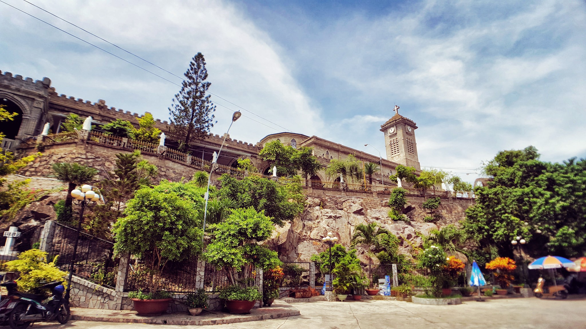 芽庄大教堂(Nha Trang Cathedral)点评-芽庄旅游攻略-蚂蜂窝