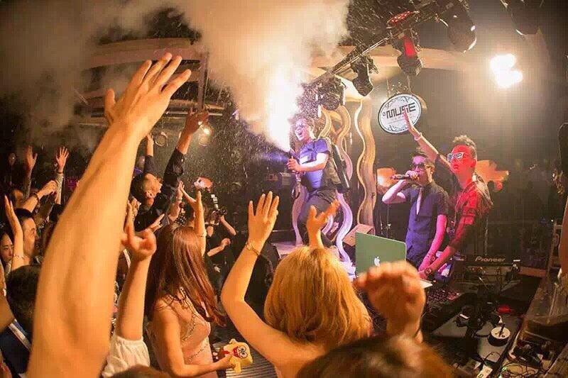 慢摇吧女人_西安慢摇吧人均消费