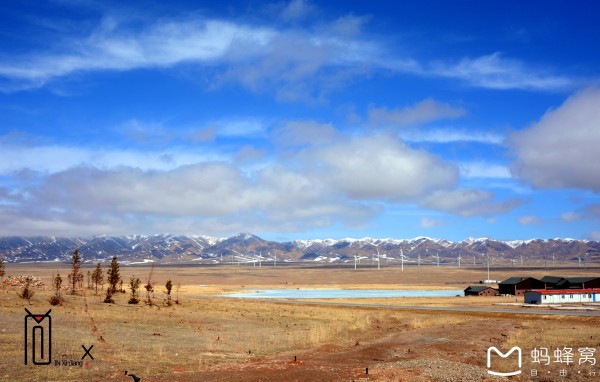 口岸,与 哈萨克斯坦 县,是一个风光秀丽的高山湖泊.湖面海拔