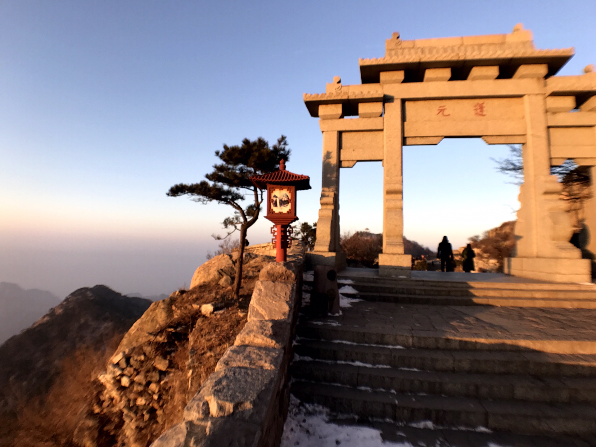 踏过南天门,我就来到了天际—泰山之颠