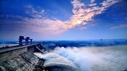 是以丹江口水利枢纽为核心的国家级水利风景区,景区总面积120万平方米