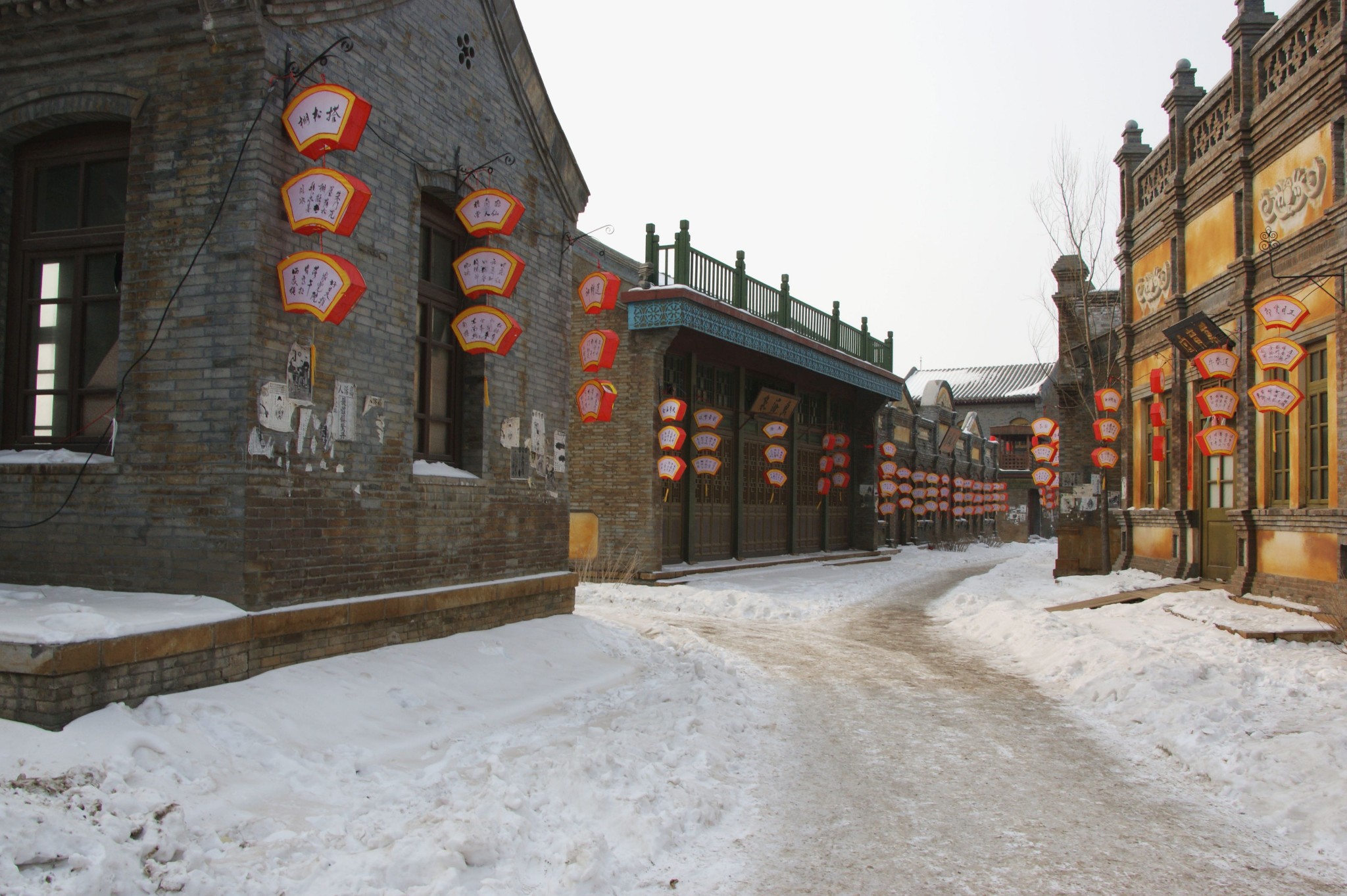 影視城坐落於國家級文化產業示範區,國家4a級旅遊風景區——瀋陽棋盤