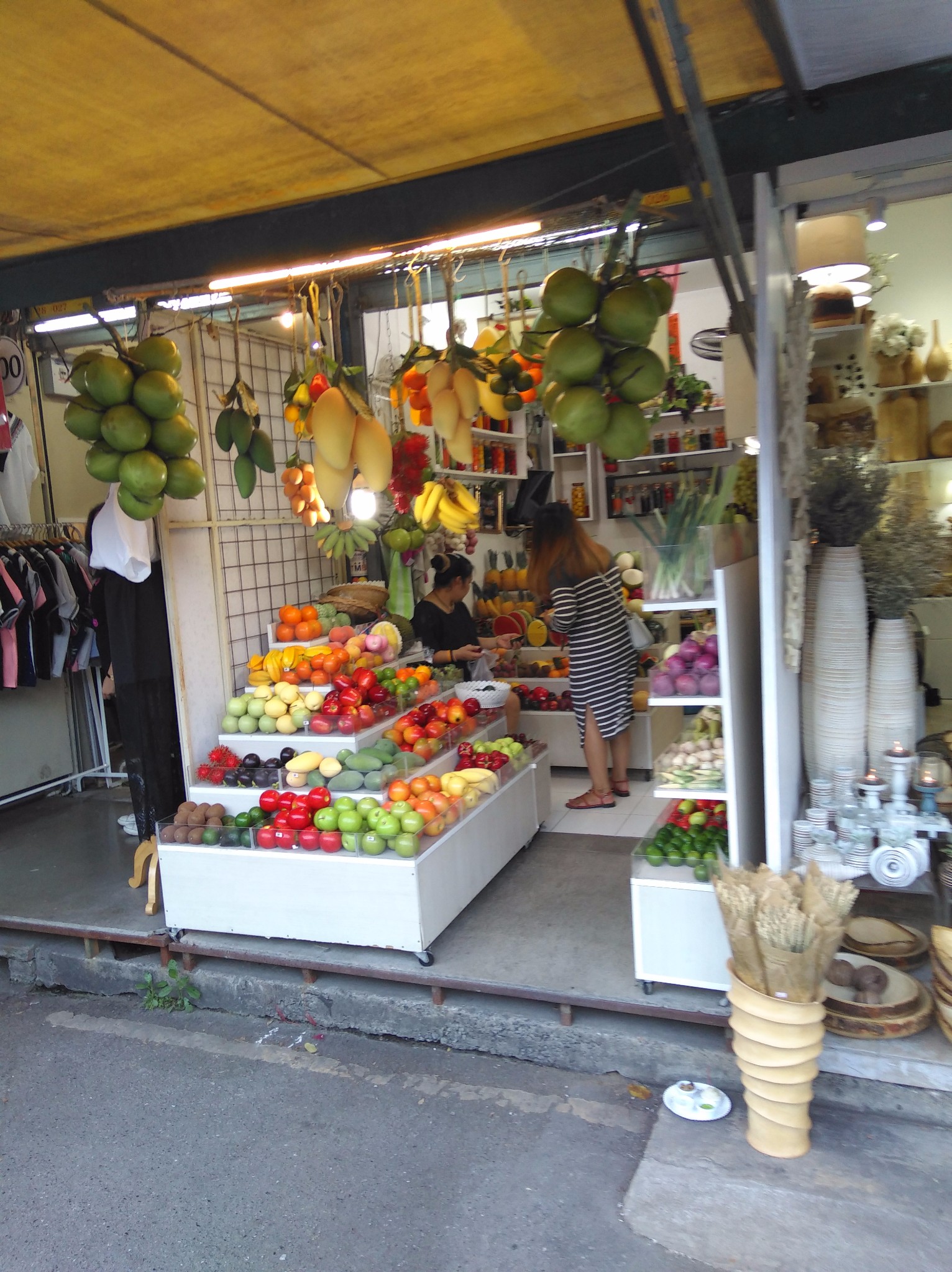 泰国内衣市场_泰国棒糖妹内衣性感(3)