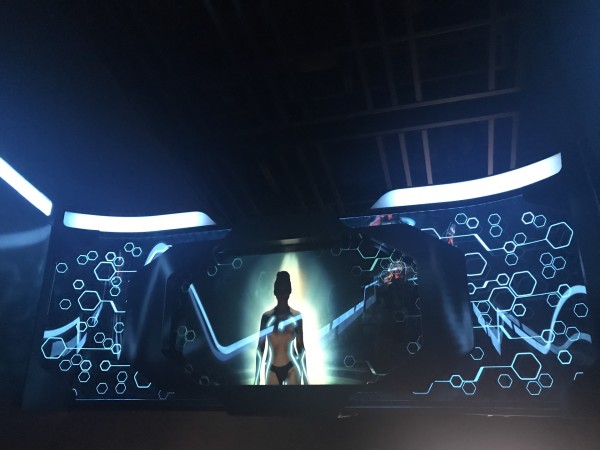 灯光秀在哪里看效果比较好 wKgBZ1lsxgaAJ41HAAgStc9ZkoA75.jpeg?imageView2%2F2%2Fw%2F600%2Fh%2F600%2Fq%2F90