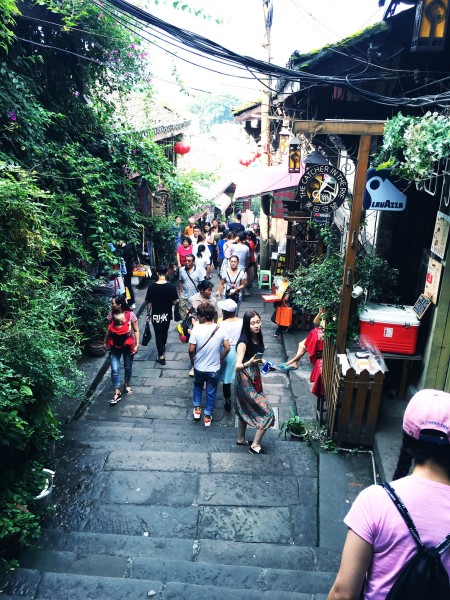 洪崖洞在重庆哪个火车站下车 wKgBs1dpUGCAeR_JABPrift8JU837.jpeg?imageView2%2F2%2Fw%2F600%2Fh%2F600%2Fq%2F90