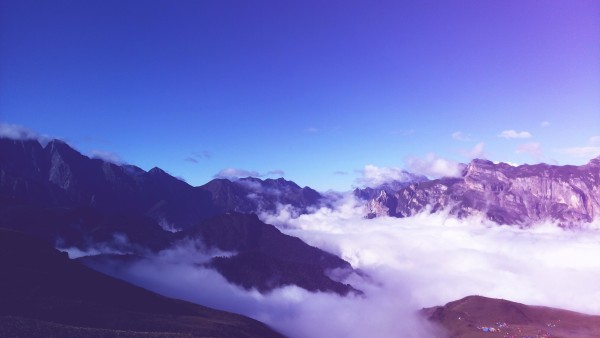 什么时候才有云海看 wKgBs1d-FmKAJ01HAAUHHgqZilY96.jpeg?imageView2%2F2%2Fw%2F600%2Fh%2F600%2Fq%2F90